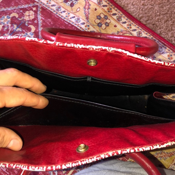 Round Handle Handbag - Picture 4 of 7